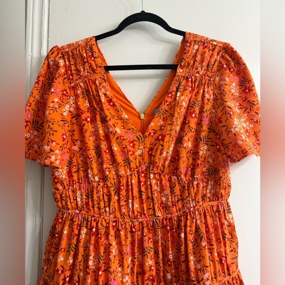 Draper James Apricot Orange Pansy Floral
NWT
Margo Flutter Sleeve Midi Dress 8 - Picture 5 of 9